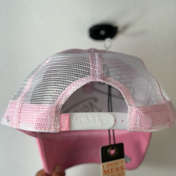 NWT VON DUTCH PINK CRUSH VELVET TRUCKER HAT